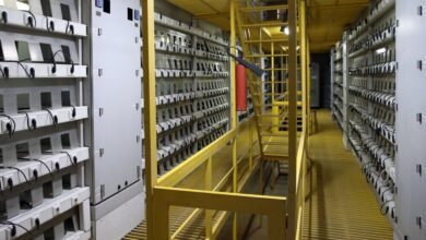 إيران تقطع الكهرباء عن مراكز تعدين العملات الرقمية