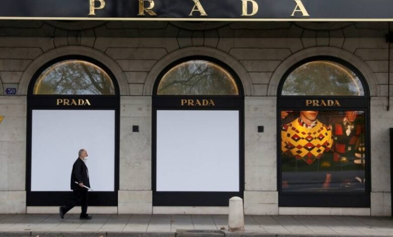 العلامة التجارية الفاخرة Prada تطلق مجموعتها الثالثة من الأصول غير القابلة للإستبدال