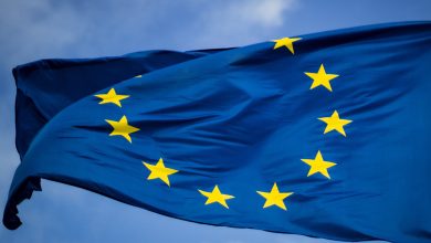 الاتحاد الأوروبي يبحث في حظر التداول بتحويلات رقمية تفوق الـ1000 يورو