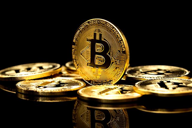 حجم تداول البيتكوين يتراجع إلى أدنى مستوياته في 30 شهراً