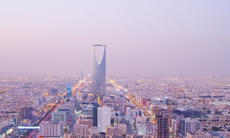 السعودية تحتلّ المرتبة الأولى عالمياً في تبني تقنية الذكاء الاصطناعي في الخدمات المالية