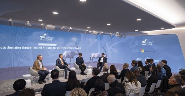 وزير التربية الإماراتي: دمج الذكاء الاصطناعي في التعليم ضرورة أساسية