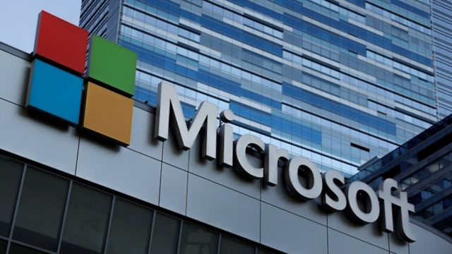 "مايكروسوفت" تتفوق على "أبل" مستفيدةً من طفرة الذكاء الإصطناعي
