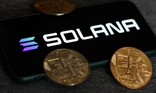 سولانا تتجاوز 300 مليار دولار في حجم تحويلات العملات المستقرة