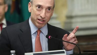 "غينسلر" يواجه تدقيقًا متزايدًا بشأن اختراق حساب هيئة الأوراق المالية