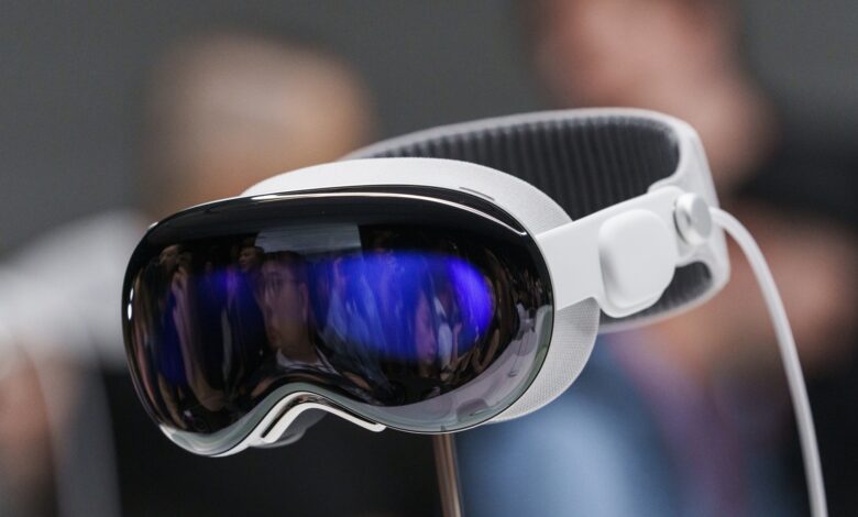 Apple Vision Pro set for first crypto-focused metaverse Gaming App from Victoria VR, blockchain news, crypto news, cryptocurrency, blockchain
