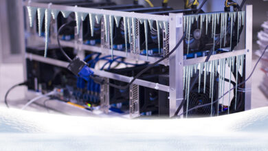 تراجع أسهم شركات تعدين البيتكوين بأكثر من 27٪ على الرغم من صعود العملة الرقمية