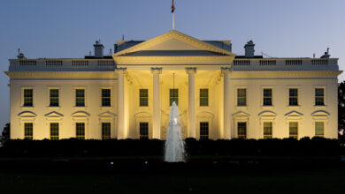 U.S. crypto and banking executives meet at the White House to discuss stablecoin yield regulation amid stalled market structure legislation.